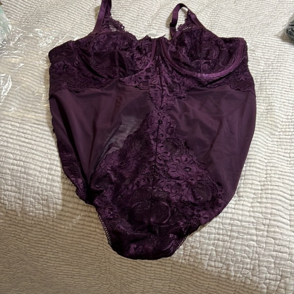 NWT Torrid unlined Lace Bodysuit BlackBerry Size 3 - Picture 4 of 5